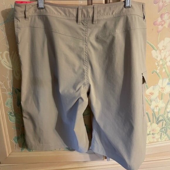 Cloud Veil High-Rise Shorts Fits M-L - Picture 2 of 5